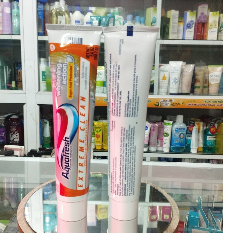 Kem đánh răng Aquafresh trắng răng bạc hà thơm mát 158.7g 1