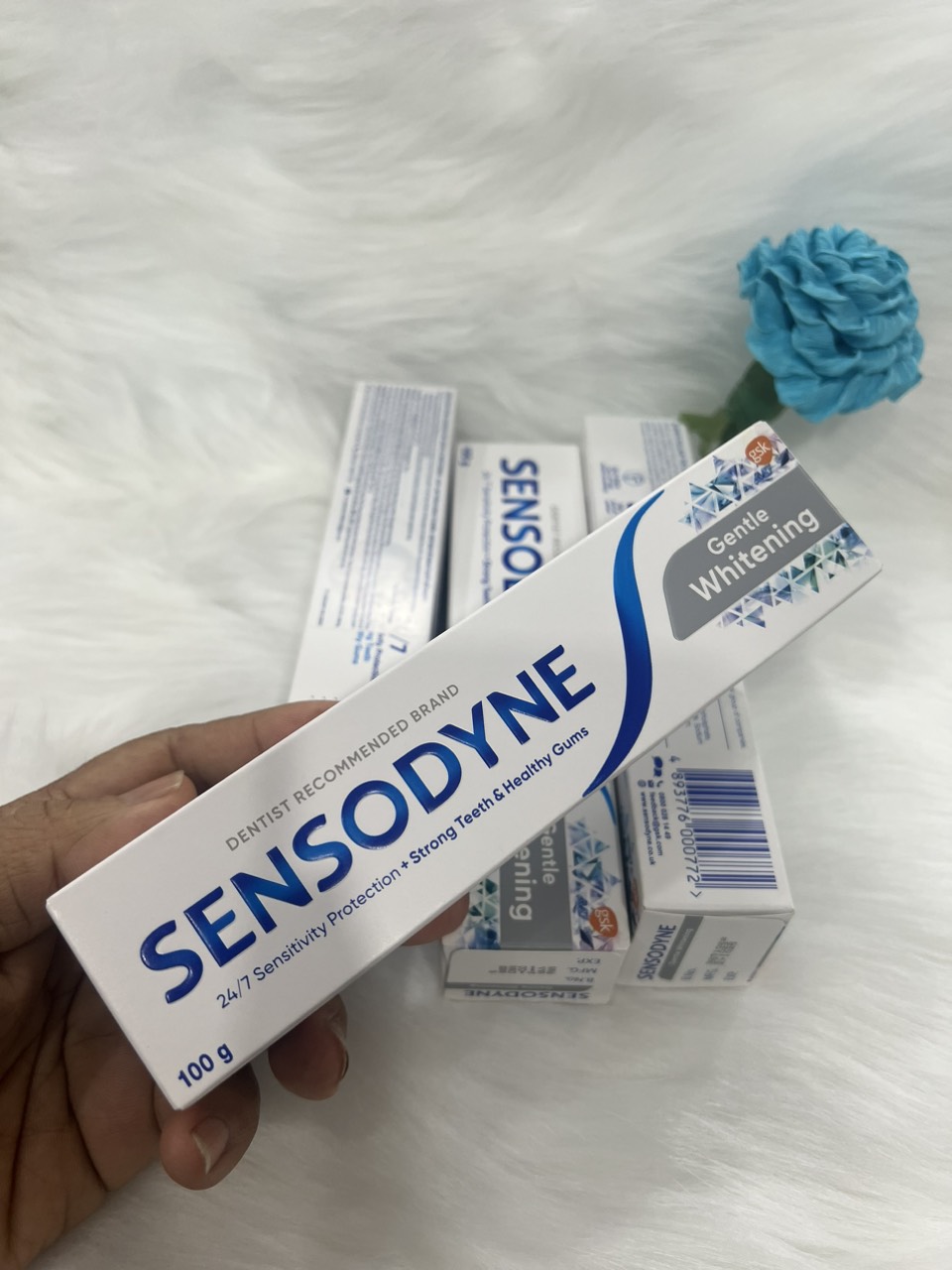 Kem đánh răng Sensodyne Gentle Whitening trắng răng tự nhiên 100g 1