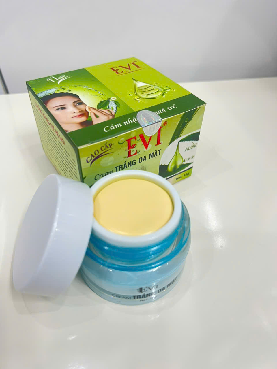 Kem EVI Dưỡng Trắng Da Mặt 15gr